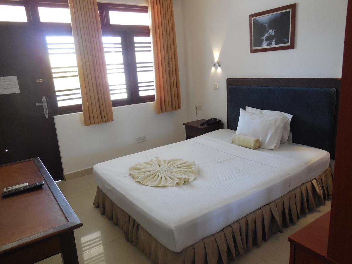 Miltons Beach Resort 乌纳瓦图纳 外观 照片