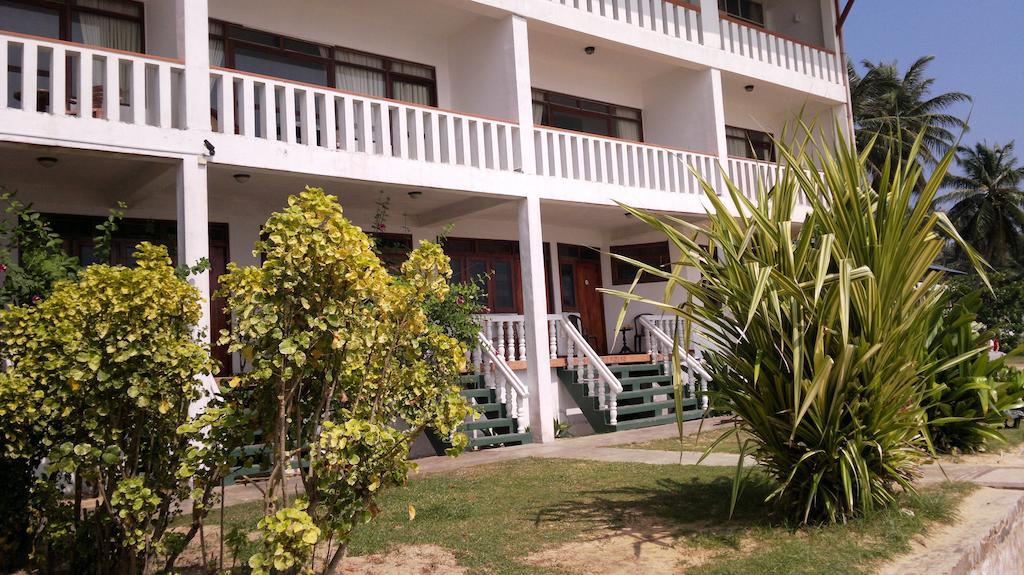 Miltons Beach Resort 乌纳瓦图纳 外观 照片